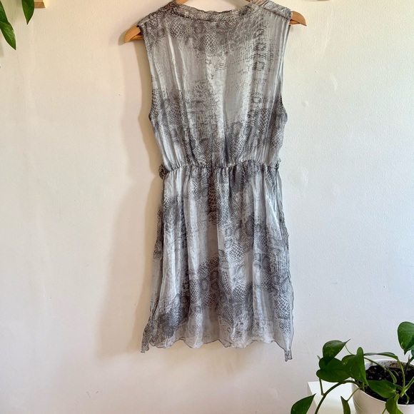 ✨ Vintage Seduction Silk Dress – Made in Italy (Fits S/M) ✨ - Picture 6 of 7